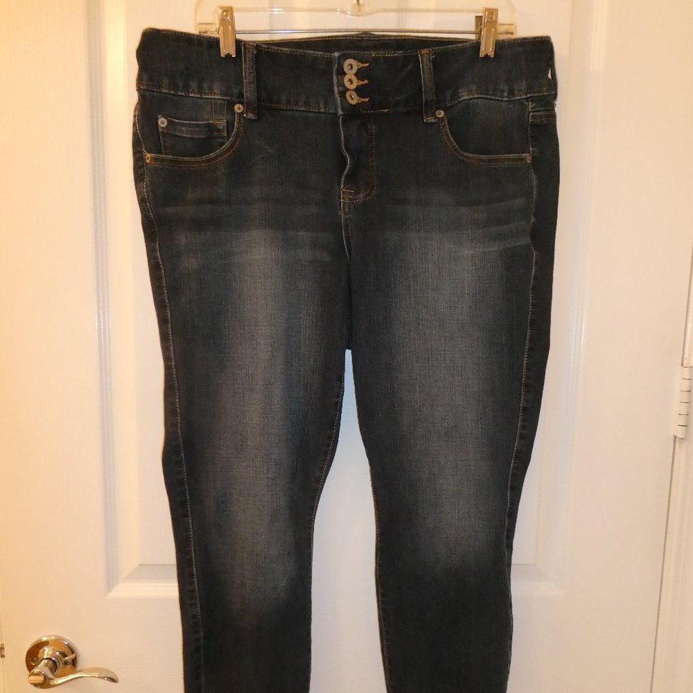Torrid Premium Jegging Jeans Size 16